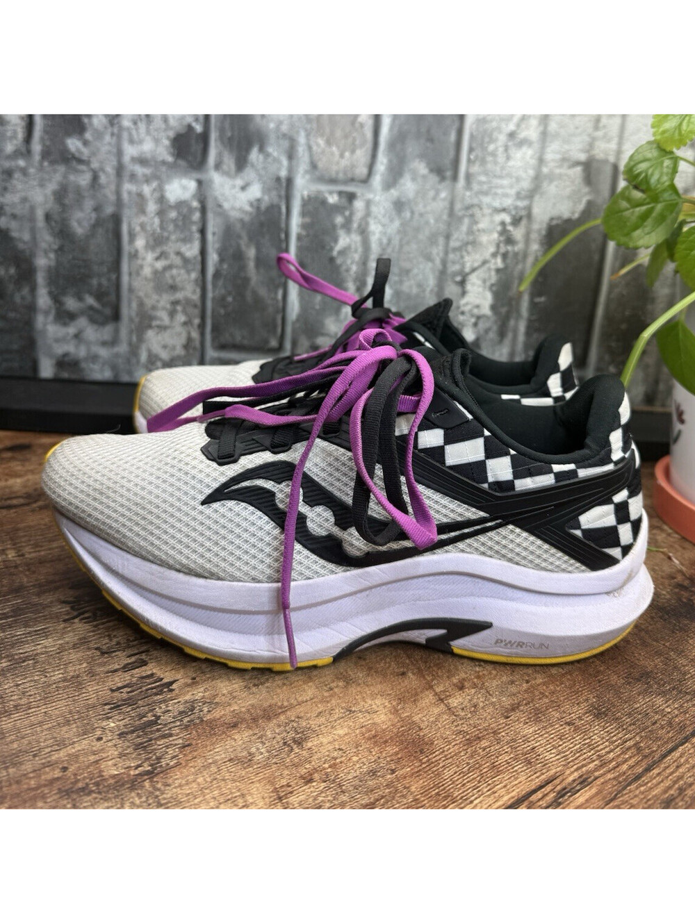Saucony Axon Women’s White/Black Check Mesh Sneaker S10657-40